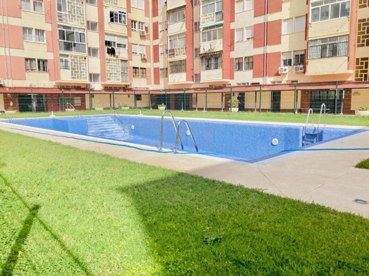 Light-Filled Apartment With Sea Views Torremolinos Eksteriør bilde