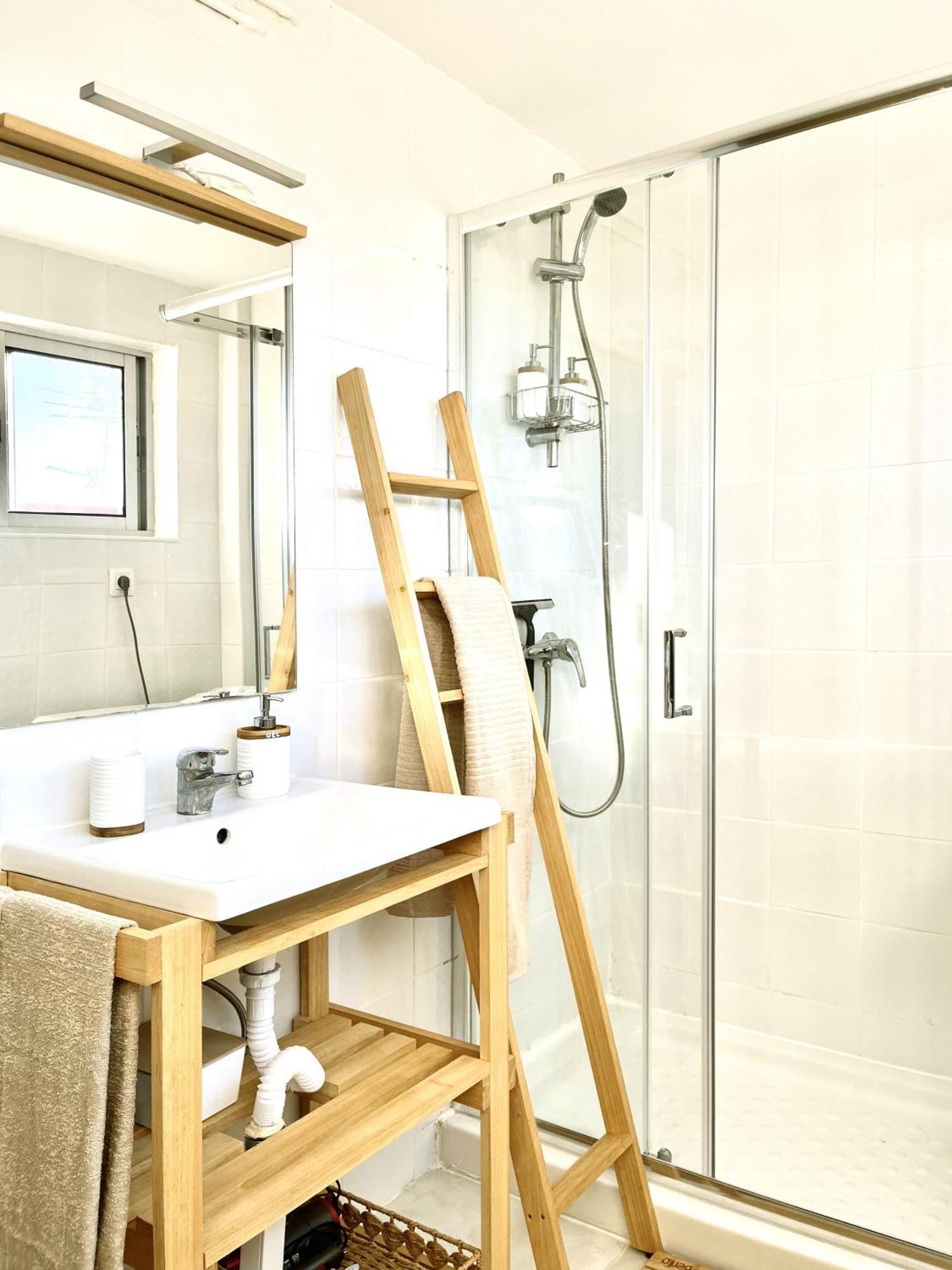 Light-Filled Apartment With Sea Views Torremolinos Eksteriør bilde